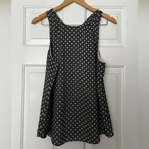 Like New - Banana Republic sleeveless top Size M (Ptp 20”)